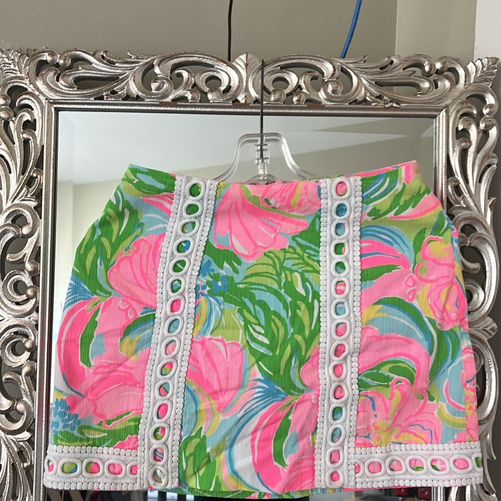 Lilly Pulitzer pancy lace skort - Picture 3 of 6